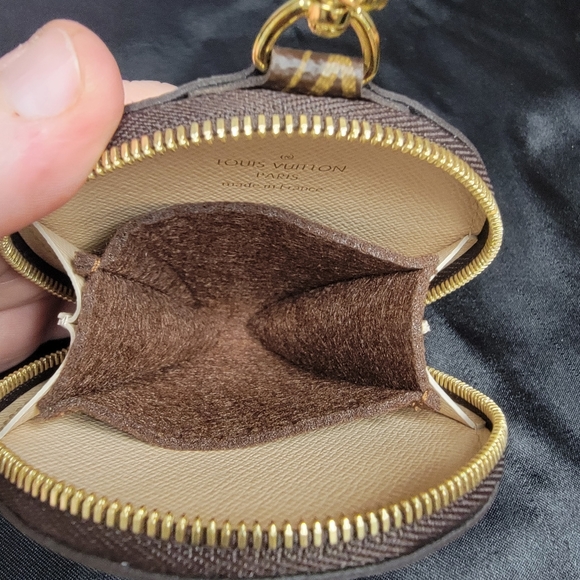 Louis Vuitton Monogram Coin Purse - Picture 7 of 7